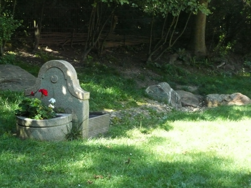 Bespielbarer Bachlauf mit Trinkwasserbrunnen