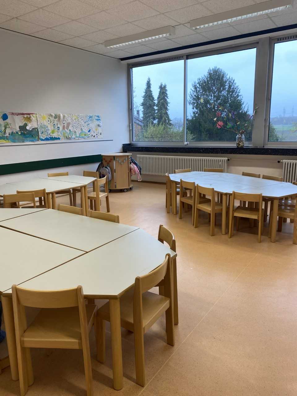 In diesem Raum werden alle Mahlzeiten eingenommen.
